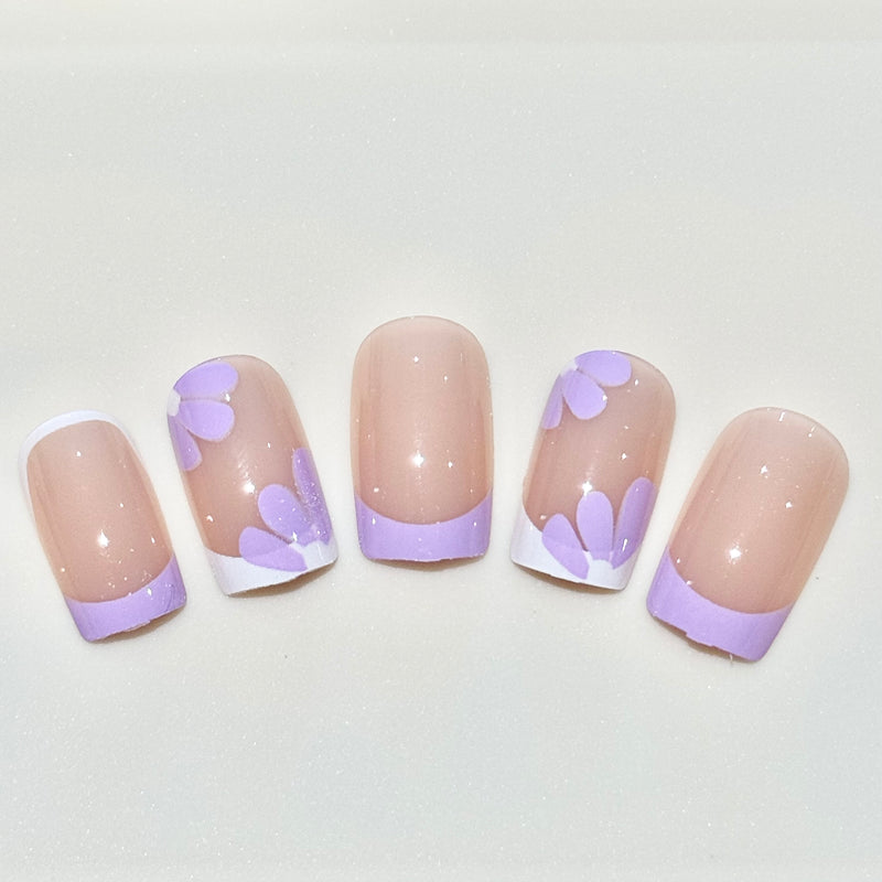 French Lavender Daisy Press On Nails (24pcs)