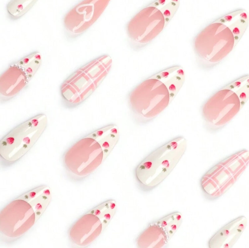 🍓Strawberry Cake Press On Nails (24pcs)